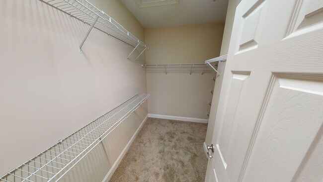 Building Photo - Extra Large Condo in Anderson Creek Club C...