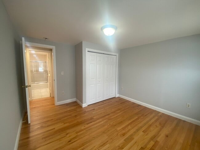 Building Photo - 114 Magazine St