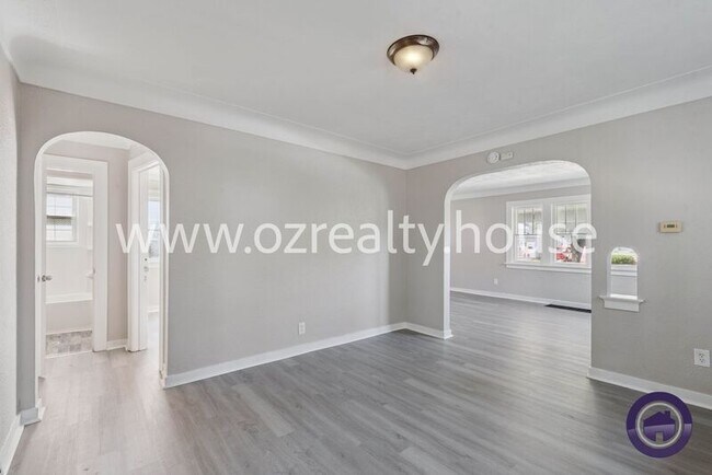 Building Photo - 1263 Crestwood Rd