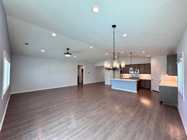 Building Photo - Stunning 2021 built 4 bedroom home for LEA...