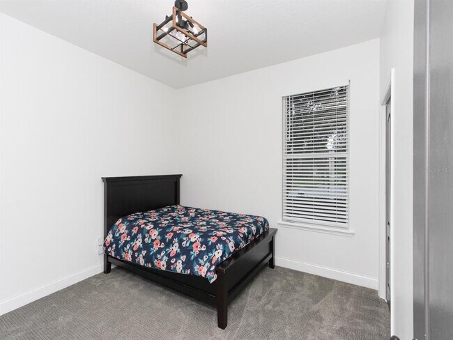 Building Photo - 687 Statenville Ct