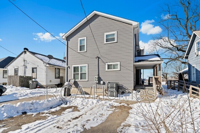 Building Photo - 601 N Sherman Dr