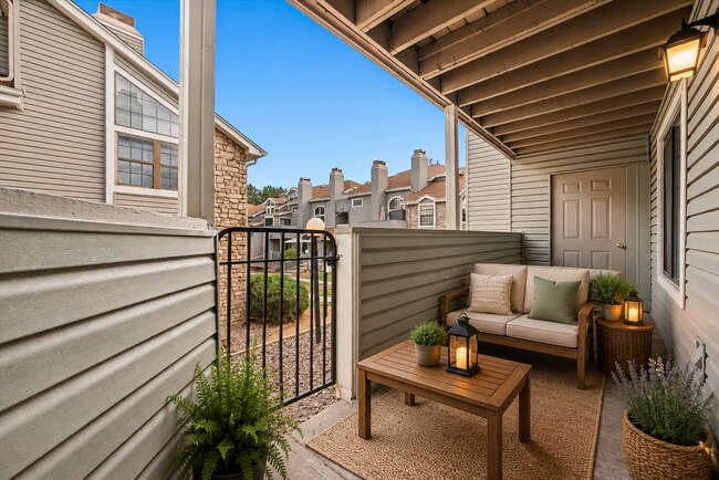 Building Photo - 923 S Zeno Way