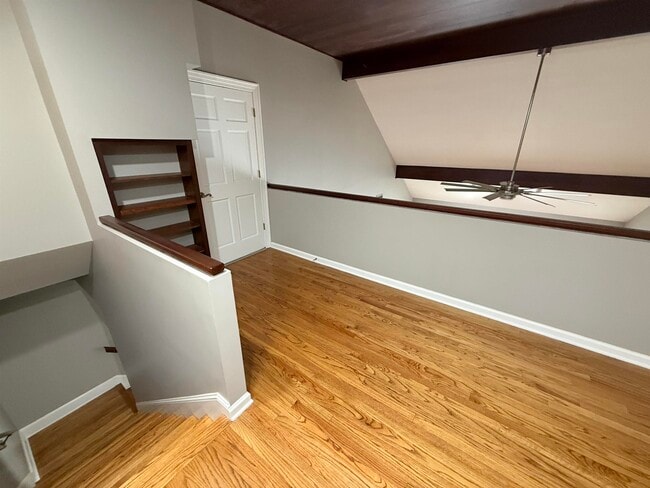 Building Photo - 765 Sweetbrier Rd