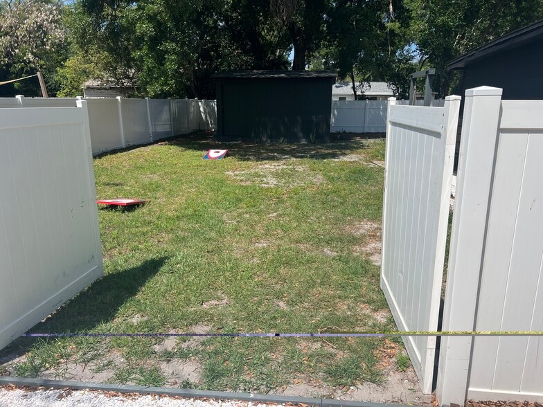 Building Photo - 6704 N 11th St