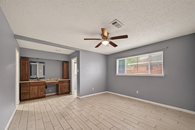 Building Photo - 16219 Rill Ln