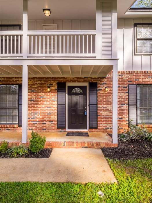 Building Photo - APPLY NOW