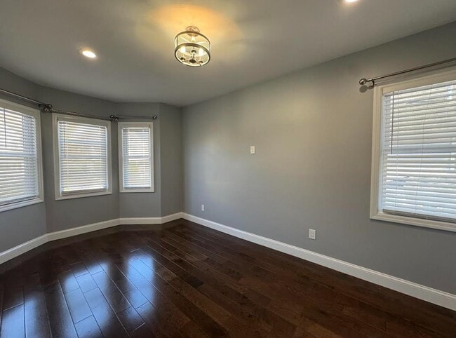 Building Photo - 243 Hamilton Pl