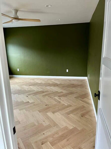 Building Photo - 550 Palm Ave