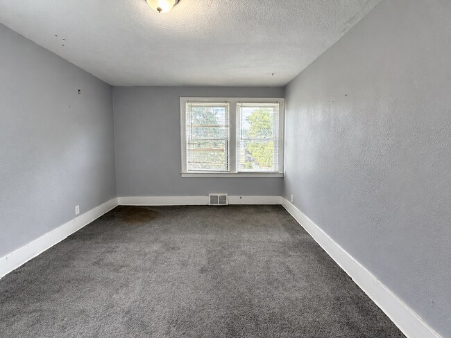 Building Photo - 4368 Buckingham