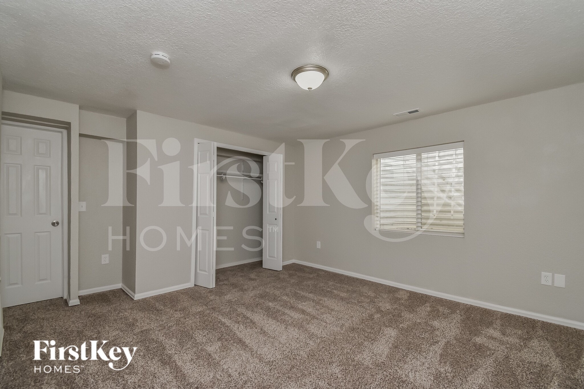 Building Photo - 6216 Gossamer St