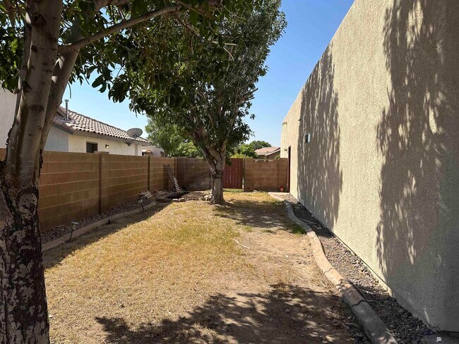 Building Photo - 4722 W 28th Pl