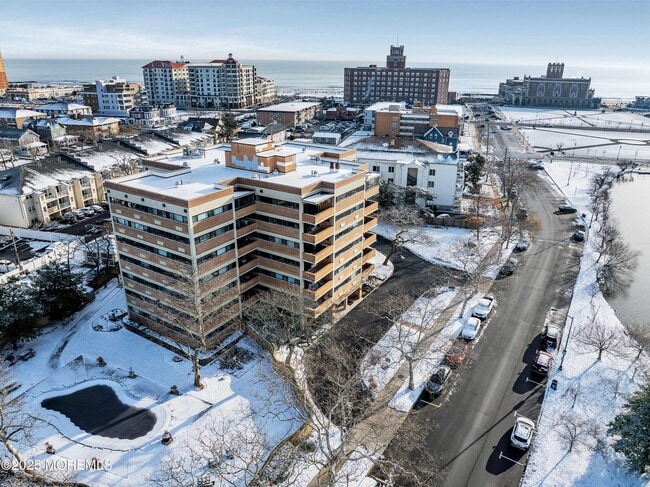 Building Photo - 321 Sunset Ave