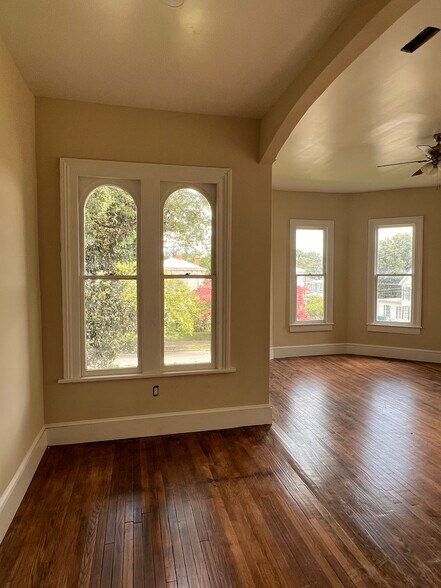 Building Photo - 140 Marshall St