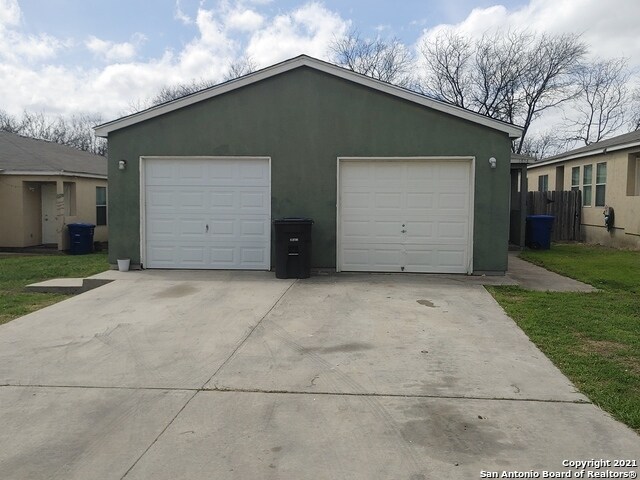 Primary Photo - 3854 Maverick Creek