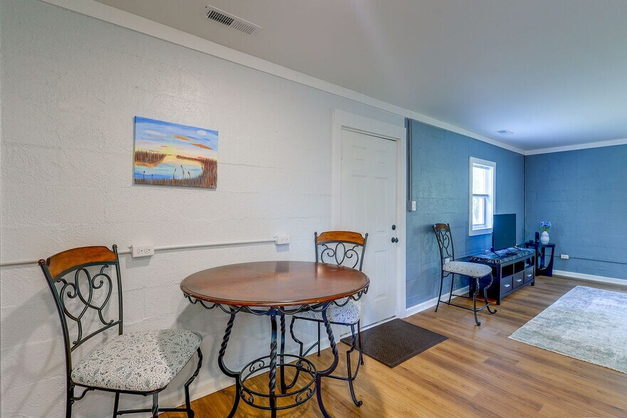 Building Photo - 369 Tanglewood Acres Dr