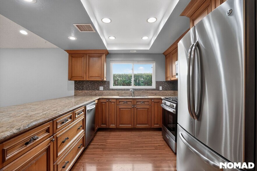 Building Photo - 23119 Valerio St