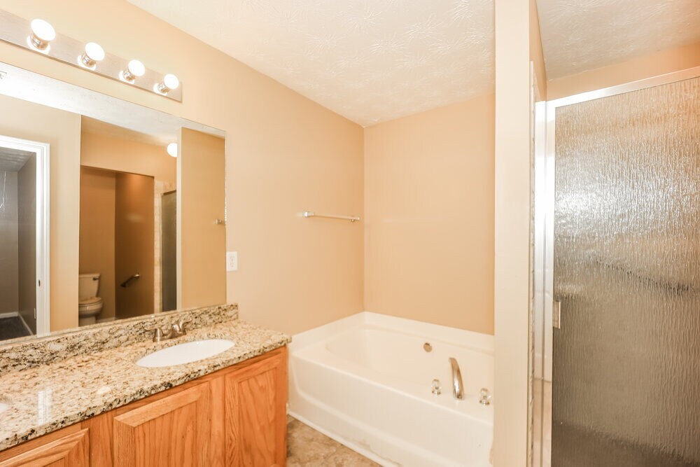 Building Photo - 468 Cathedral Dr