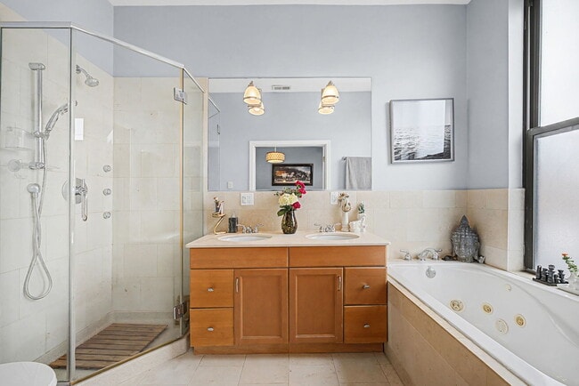 Building Photo - 1640 W Ohio St