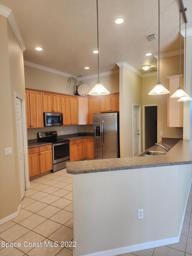 Building Photo - 220 Northgrove Dr