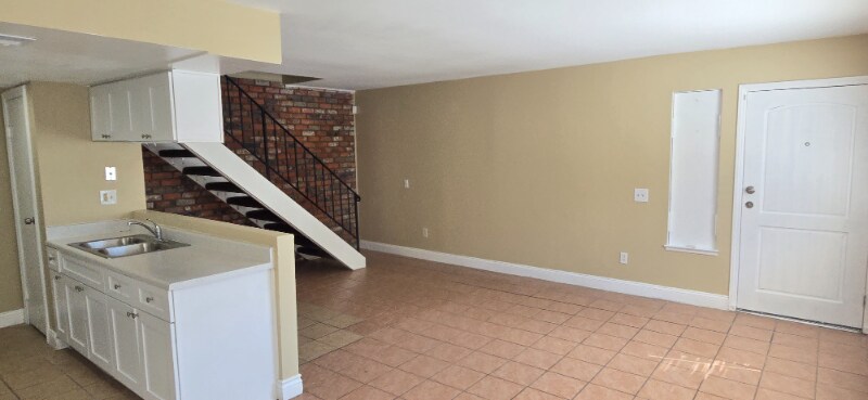 Building Photo - 3446 Rainbow Ln