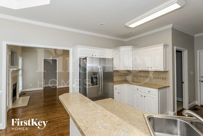 Building Photo - 209 Bennington Dr