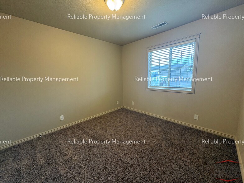 Building Photo - 184 Stockham Blvd