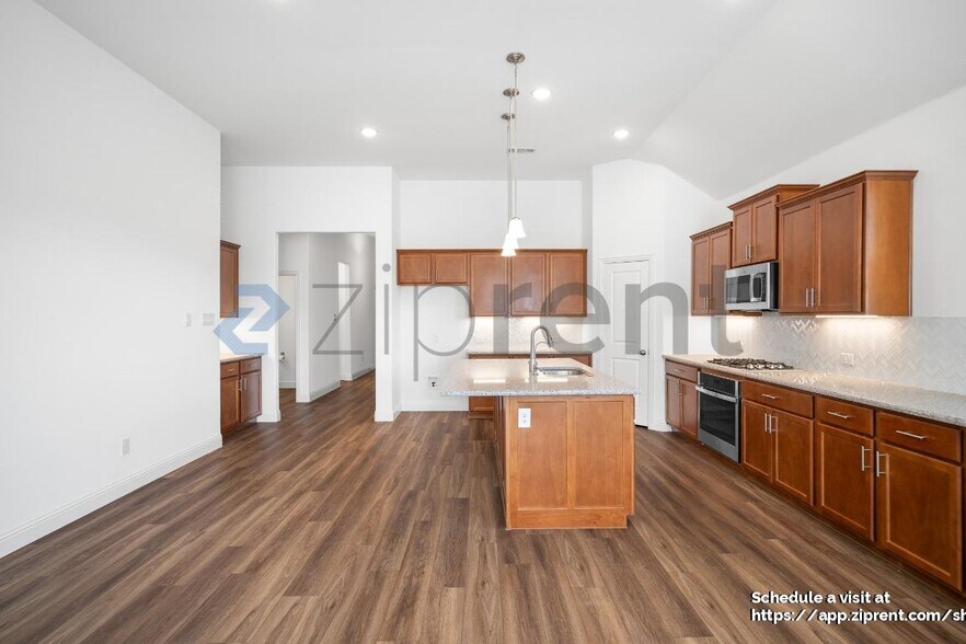 Building Photo - 2900 Long Slope Rd