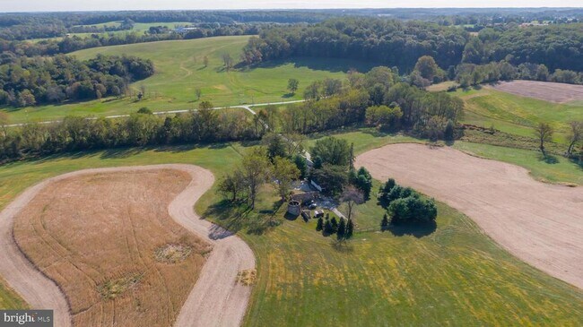 Building Photo - 1025 N Chatham Rd