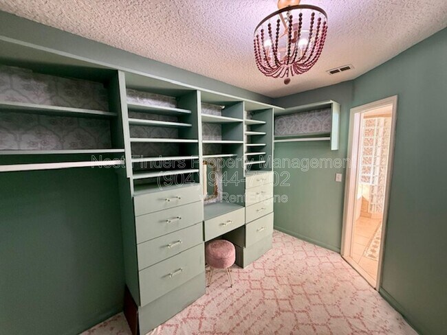 Building Photo - 424 Oak Pond Dr