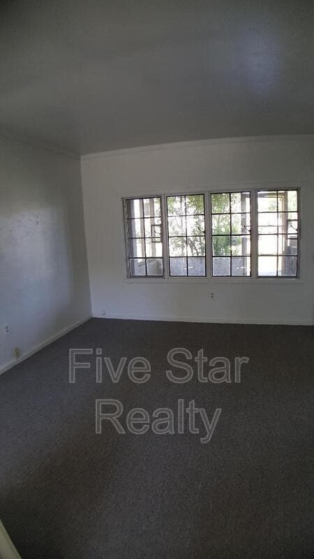 Building Photo - 1220 Blue St