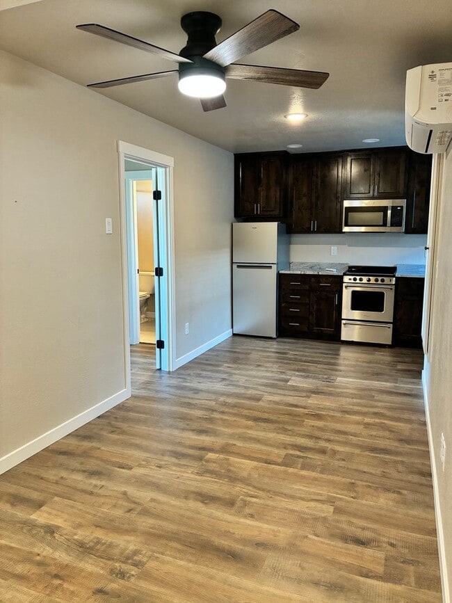 Building Photo - 7861 Houston Lp