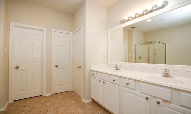 Building Photo - 11 Aquiline Oaks Pl