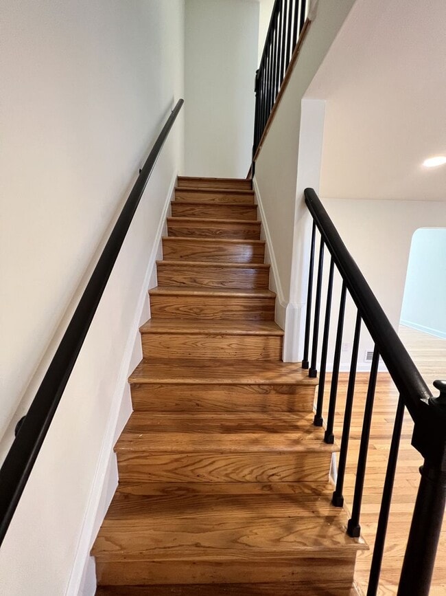 Building Photo - Stunning Updated 3BR/2BA Row Home in the Heart of Towson