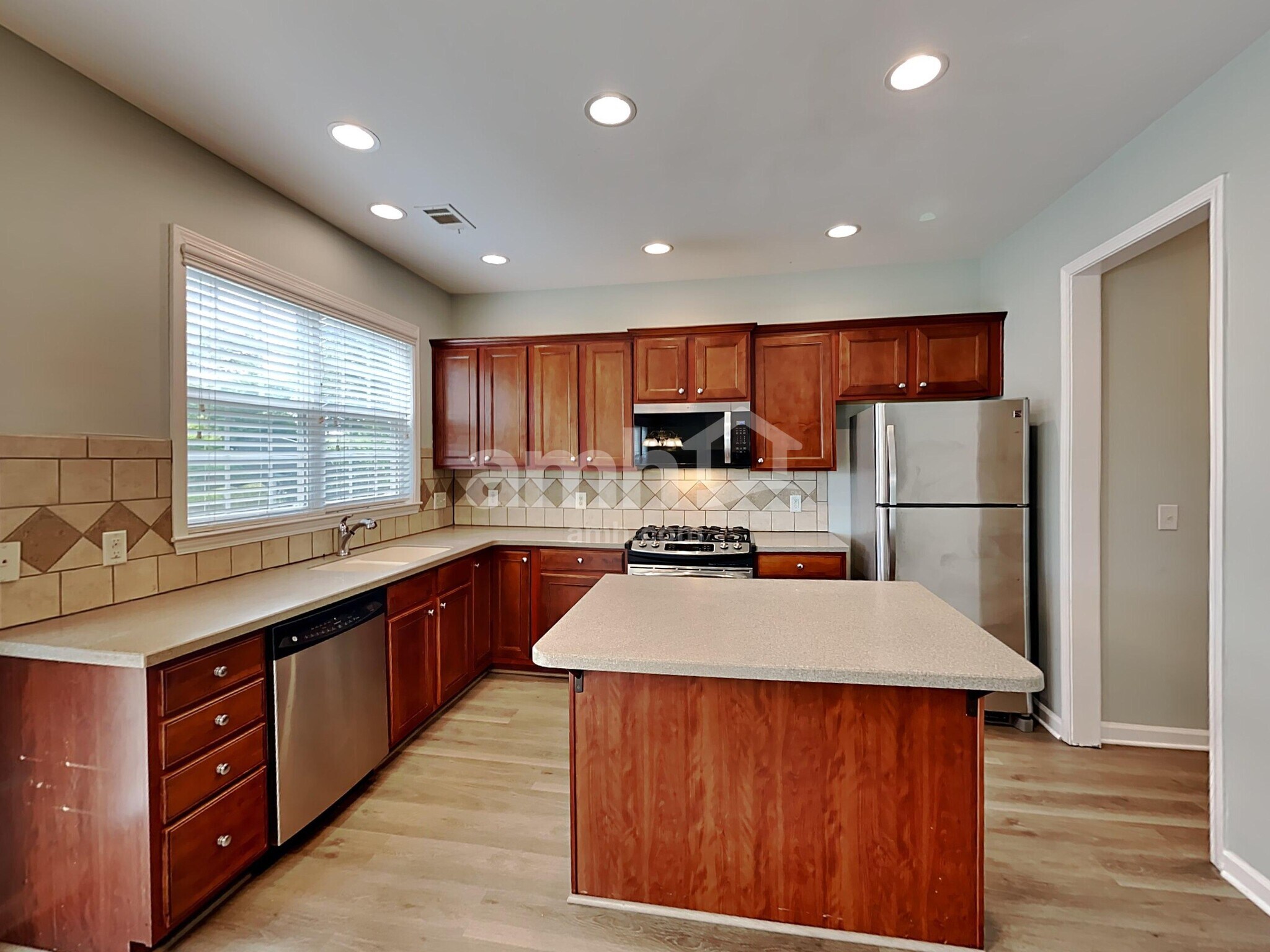 Building Photo - 811 Greenwood Crossing