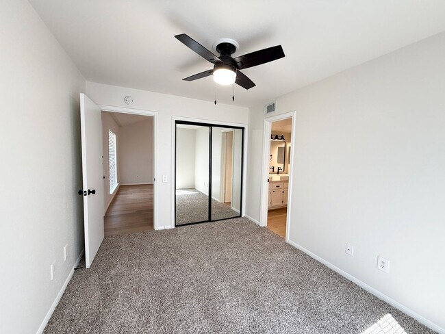 Building Photo - 1860 White Oak Dr