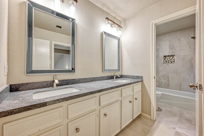 Building Photo - 3615 Highfalls Dr