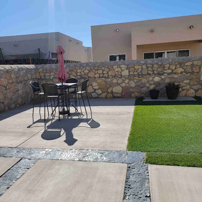 Building Photo - 12320 Desert Palms Ave