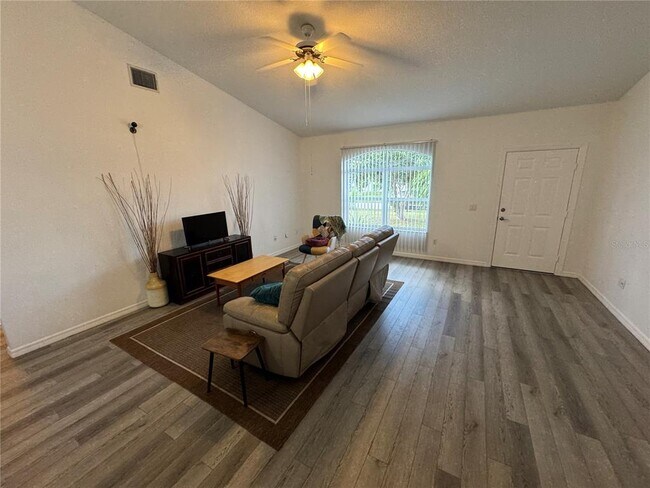 Building Photo - 2466 Logsdon St
