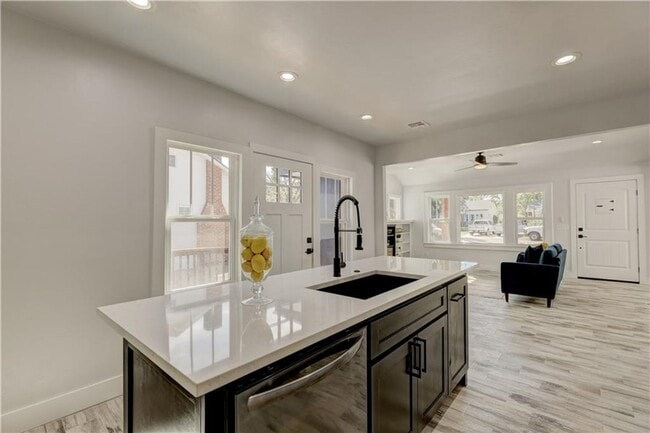 Building Photo - 3 Bed 2.5 Bath 1 Car Garage Built New 2021 in Gatewood Addition