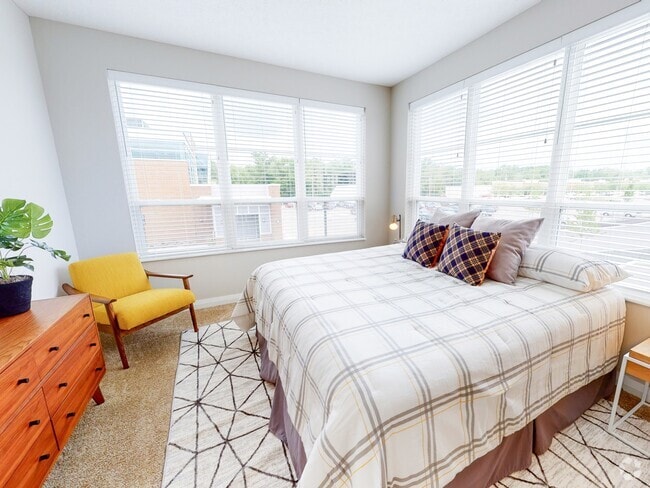 Beechwood - Bedroom - Graceland Flats