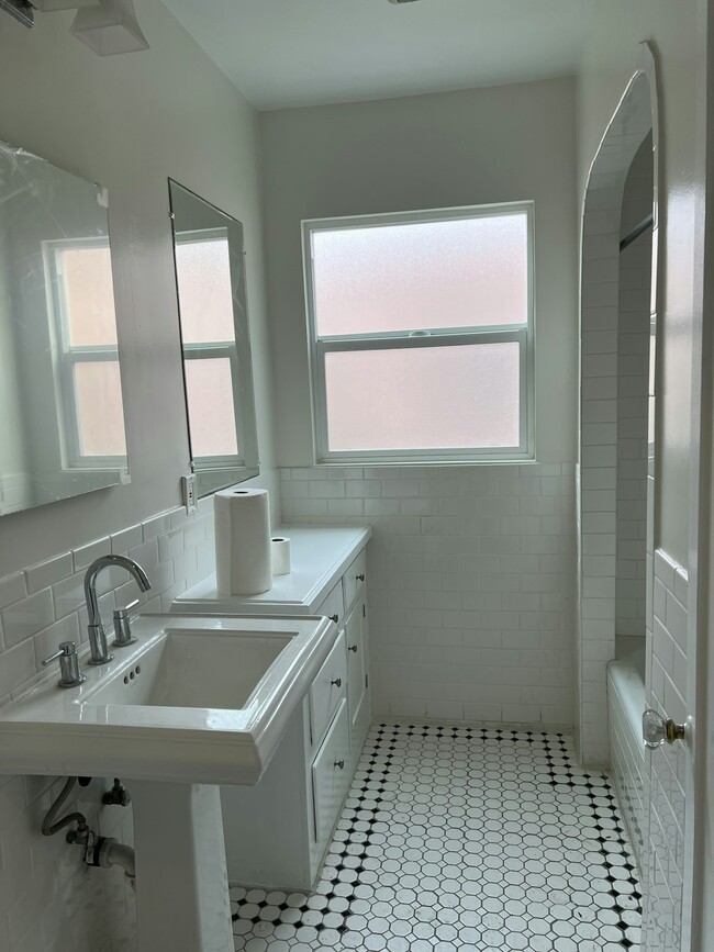 Building Photo - 7826 La Salle Ave