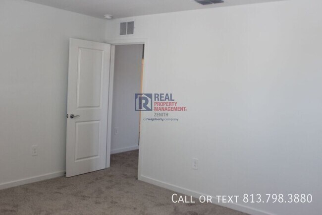 Building Photo - 11225 Sycamore Glen Loop