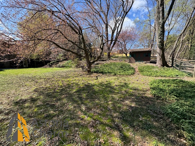 Building Photo - Spacious 5 Bedroom 3 Bath + Den Single Family Detached Home