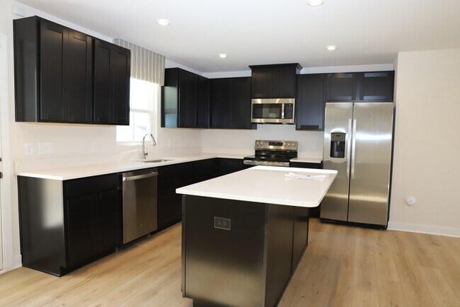 Building Photo - 207 Maggys Wy