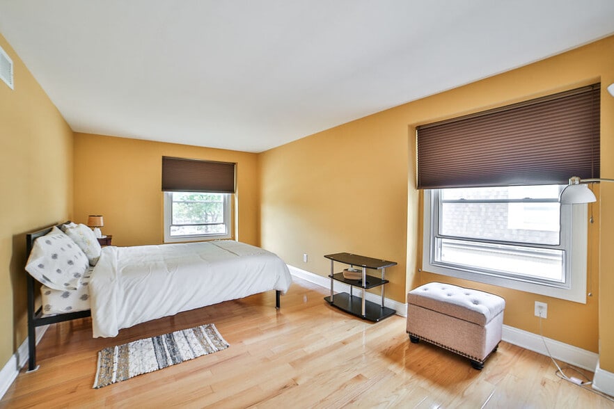 Building Photo - 32 Bernhardt Dr