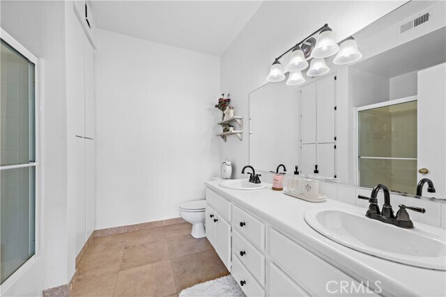 Building Photo - 100 Verdin Ln