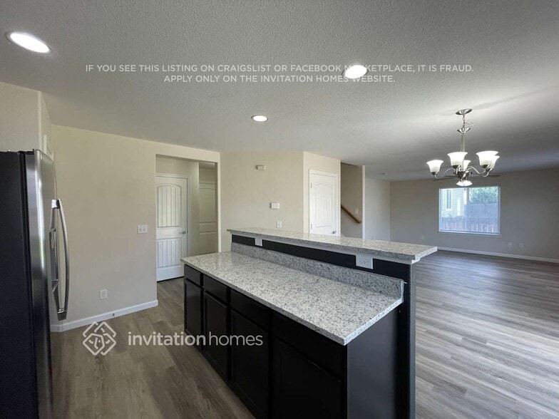 Building Photo - 9242 Waters Edge Dr