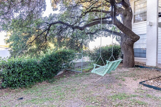 Building Photo - 3501 S 1st St