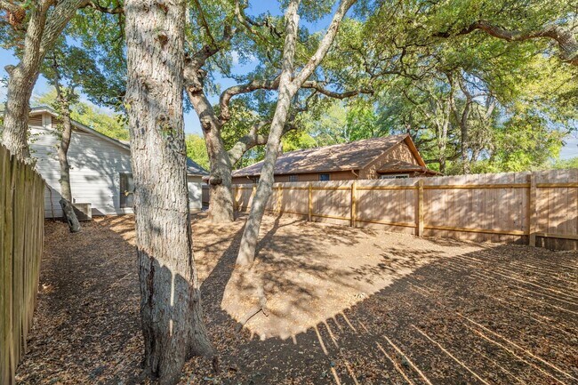 Building Photo - AUS2518 Howellwood